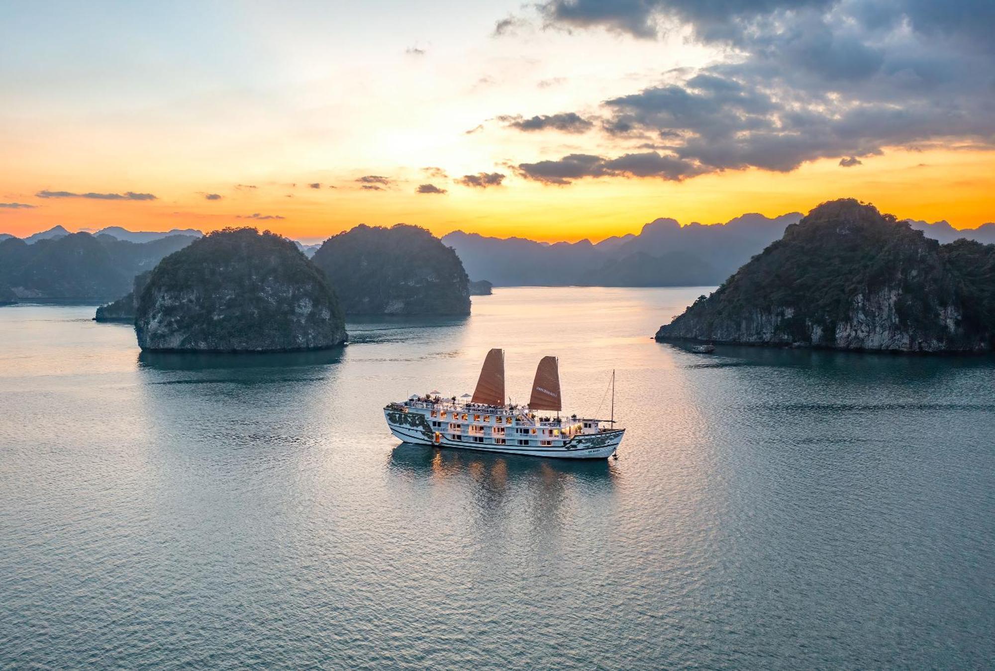 Indochina Sails Hotel Ha Long Eksteriør billede