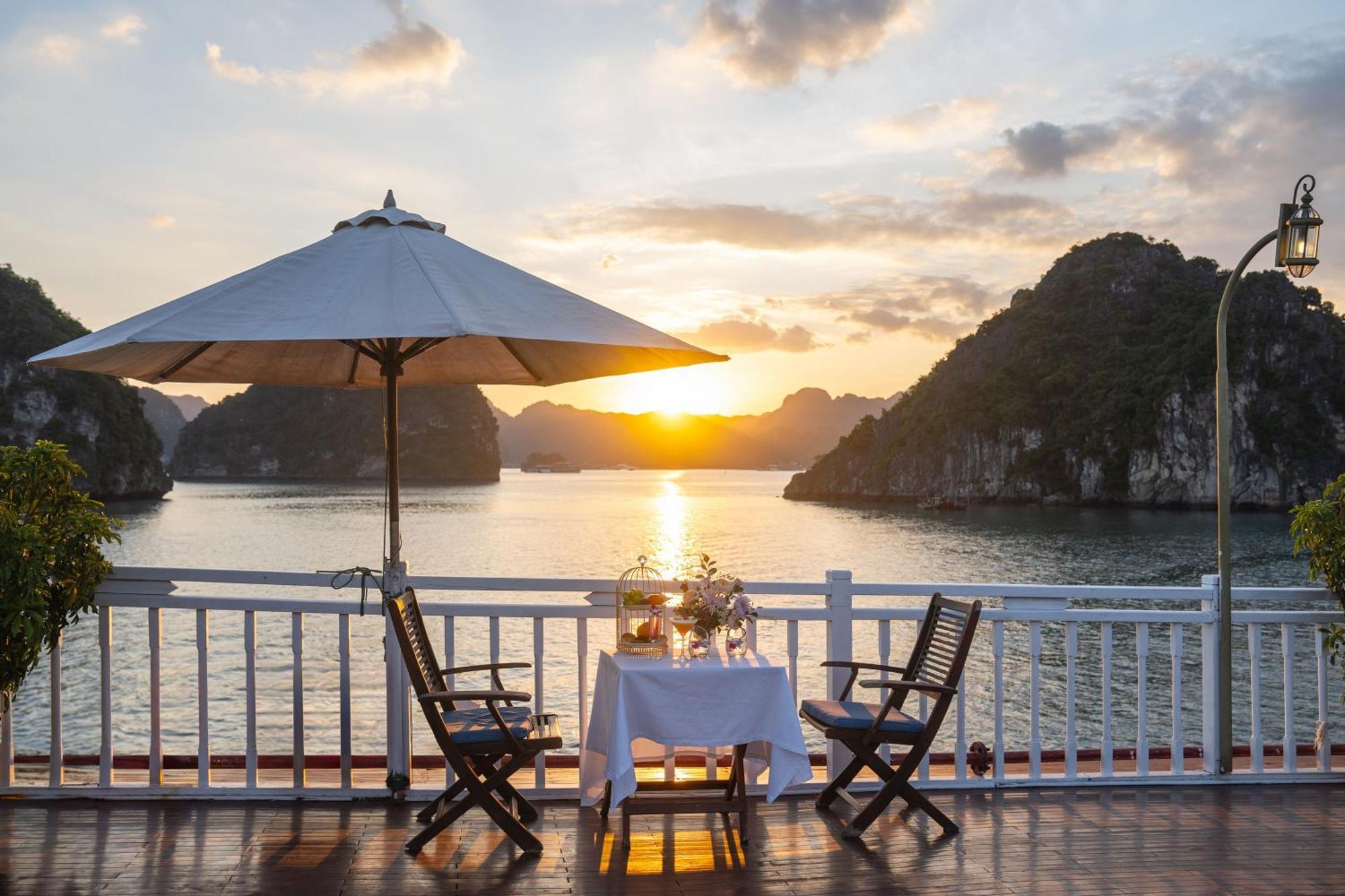 Indochina Sails Hotel Ha Long Eksteriør billede